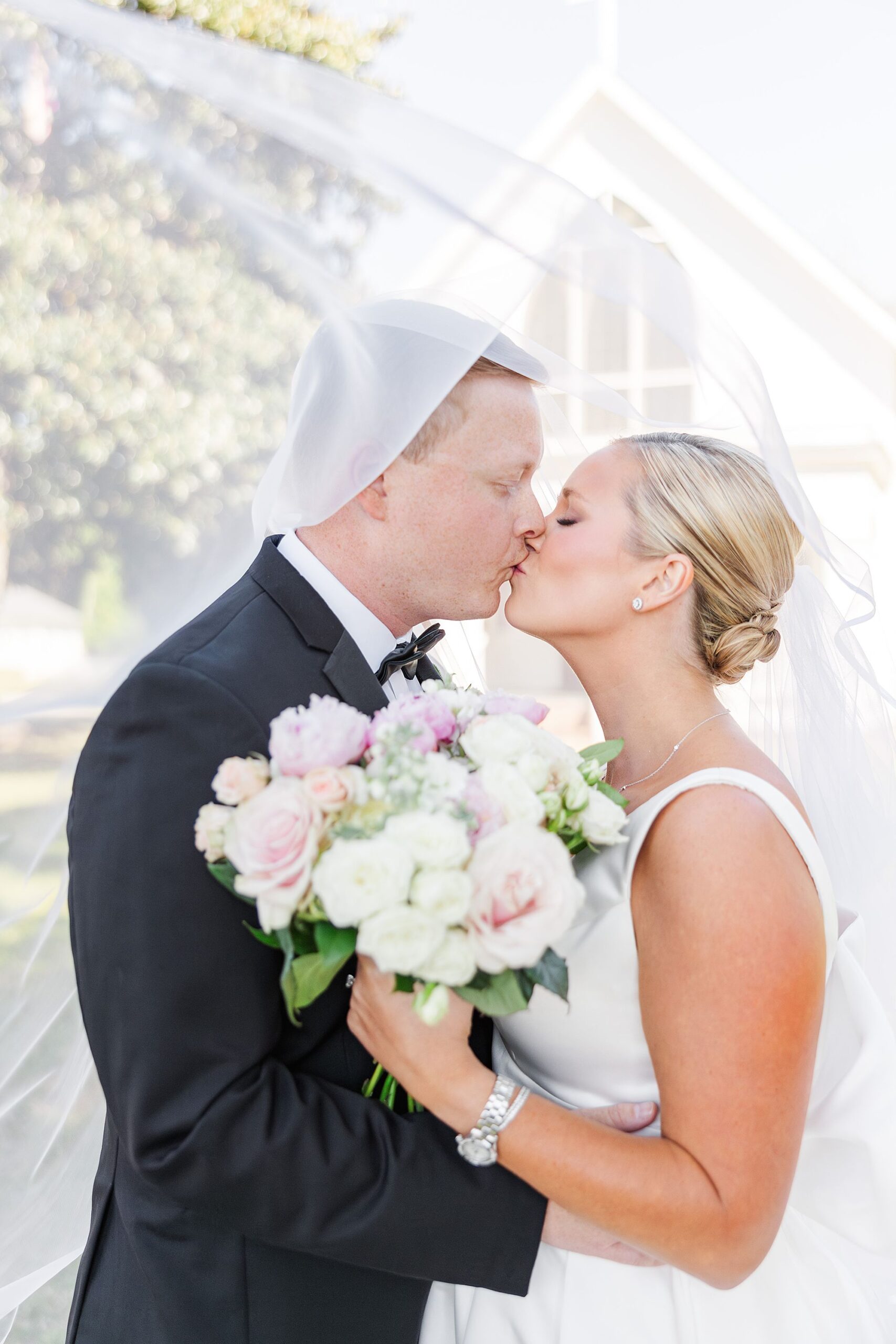 under the veil wedding picture 