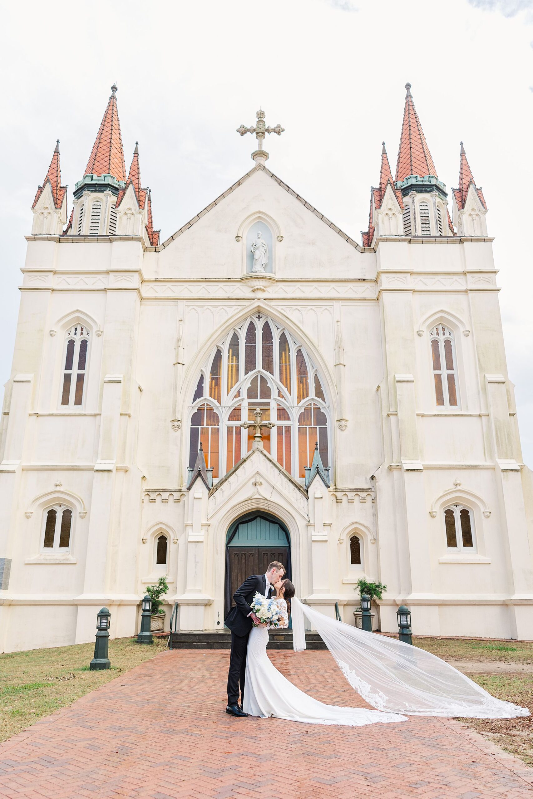Cathedral veil in the wind photo 